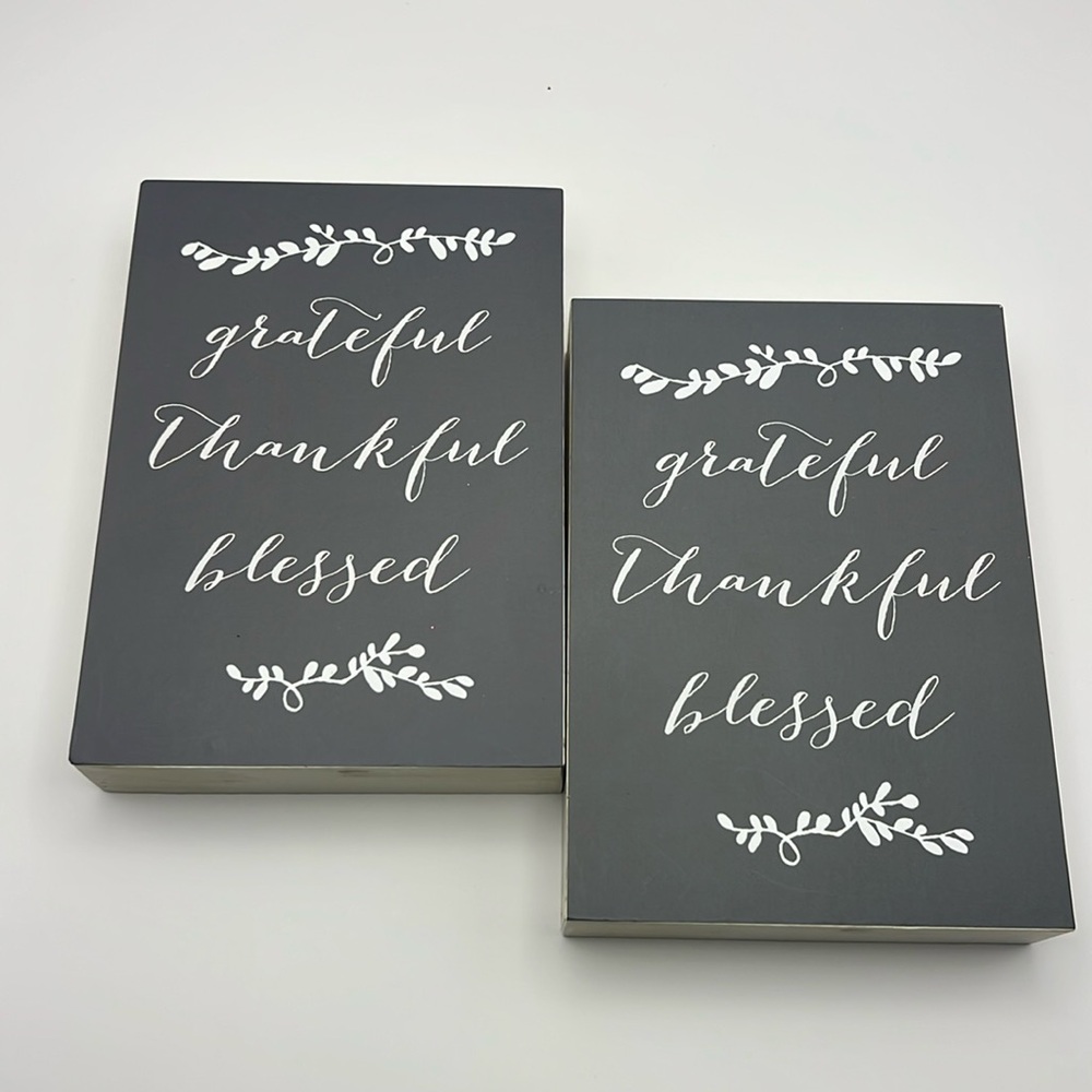 Belle Maison “Grateful” Plaque